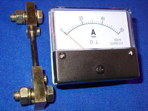 Amperometro 60Adc 70x61 completo di shunt