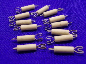 Ceramic insulated pins mm. 10x3 (12pcs.)
