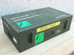 Wooden box waterproof dim. cm. 67,5x40x20