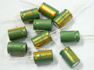 1000uF 25V condensatore elettrolitico CAPXON (n.10 pezzi)