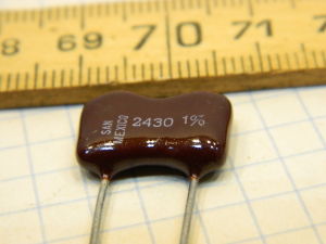 2430pF 300Vdc 1% silver/mica capacitor