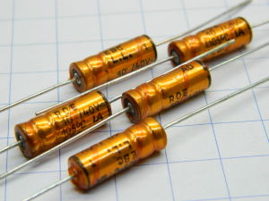 10MF 40Vdc axial capacitor ROE Gold 19x6,5  (n.5pcs.)