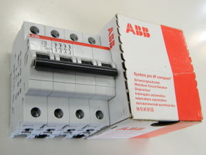 Interruttore automatico ABB S204 C16  4 poli  System pro M compact