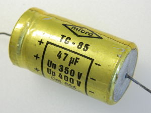 47uF  350/400Vcc condensatore elettrolitico assiale MICRO TC-85, audio vintage