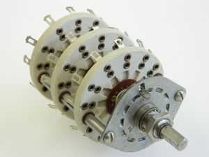 Ceramic rotary switch 11 position 3 pole, silver contact