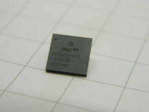 PIC MX130F064D-I/ML  microchip 32bit  AVX