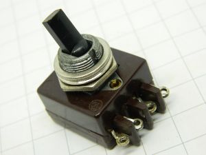 Toggle switch vintage MARQUARDT  0N-0FF  2DPST