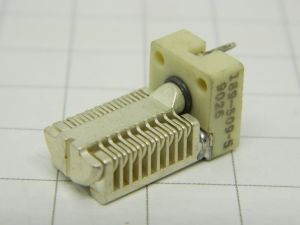 Vertical PC mount variable capacitor  JOHNSON 189-509-5  2,4-24,5pF