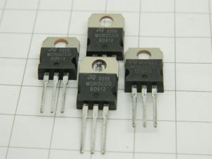 BD912  transistor SGS  TO220 (n.4 pezzi)