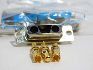 Connector D-SUB 3V3 2pin female + 1pin male 30A with cover