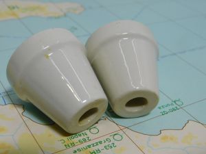 Coppia isolatore in ceramica alta tensione mm. 35x35