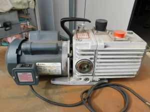 LEYBOLD TRIVAC D16A vacuum pump